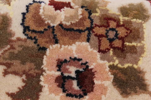 Sanandaj Beige Runner Hand Knotted 26 X 100  Area Rug 250-23732 Image 8