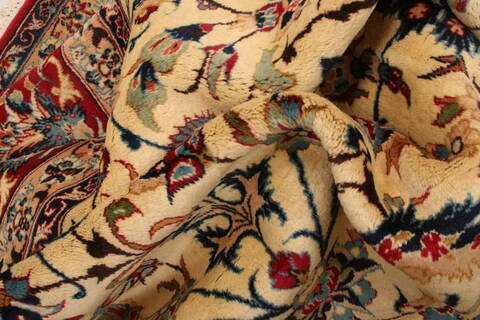 Isfahan Beige Hand Knotted 95 X 130  Area Rug 100-23773 Image 3