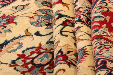 Isfahan Beige Hand Knotted 95 X 130  Area Rug 100-23773 Image 4