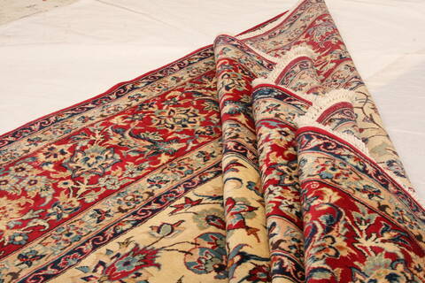 Isfahan Beige Hand Knotted 95 X 130  Area Rug 100-23773 Image 5