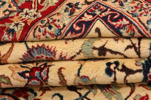 Isfahan Beige Hand Knotted 95 X 130  Area Rug 100-23773 Image 7