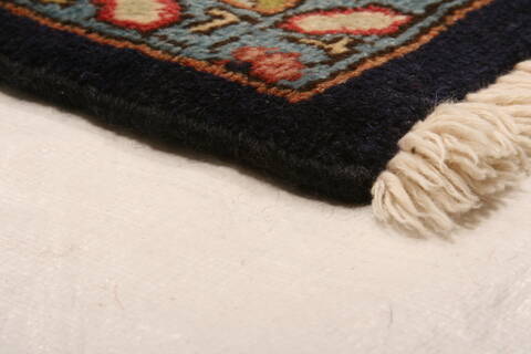 Tabriz Red Hand Knotted 99 X 128  Area Rug 100-23782 Image 9