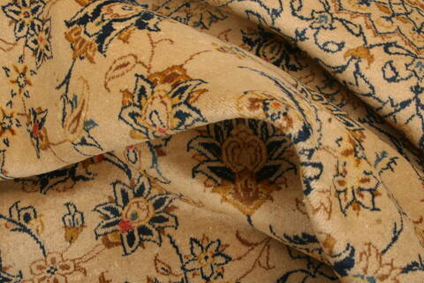 Kashan Beige Hand Knotted 101 X 136  Area Rug 100-23797 Image 2