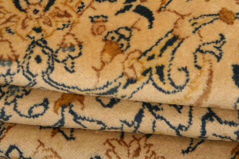 Kashan Beige Hand Knotted 101 X 136  Area Rug 100-23797 Image 3