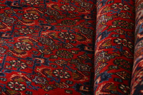 Bidjar Red Hand Knotted 101 X 130  Area Rug 100-23801 Image 3