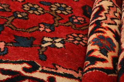 Bakhtiar Red Hand Knotted 97 X 125  Area Rug 100-23864 Image 4