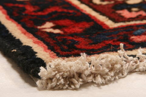 Bakhtiar Red Hand Knotted 97 X 125  Area Rug 100-23864 Image 9