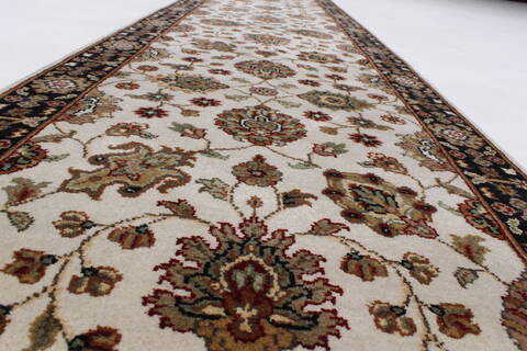 Agra Beige Runner Hand Knotted 26 X 140  Area Rug 250-23991 Image 4