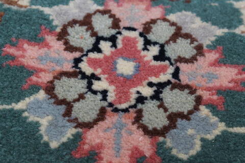 Tabriz Green Runner Hand Knotted 25 X 123  Area Rug 250-24042 Image 6