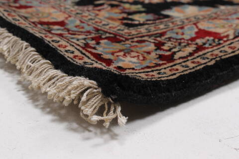 Sarouk Black Runner Hand Knotted 25 X 1511  Area Rug 250-24061 Image 9