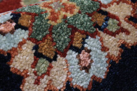 Serapi Red Hand Knotted 119 X 149  Area Rug 250-24230 Image 9