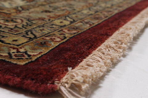 Tabriz Red Hand Knotted 118 X 153  Area Rug 250-24313 Image 4