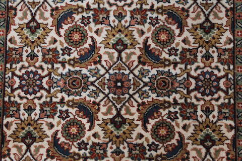 Herati Beige Runner Hand Knotted 27 X 81  Area Rug 250-24349 Image 4