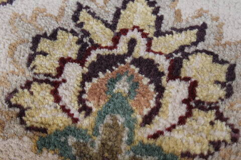 Tabriz Beige Runner Hand Knotted 27 X 81  Area Rug 250-24654 Image 8