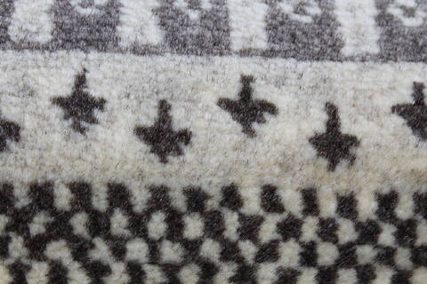 Modern Grey Runner Hand Knotted 26 X 61  Area Rug 250-24807 Image 6