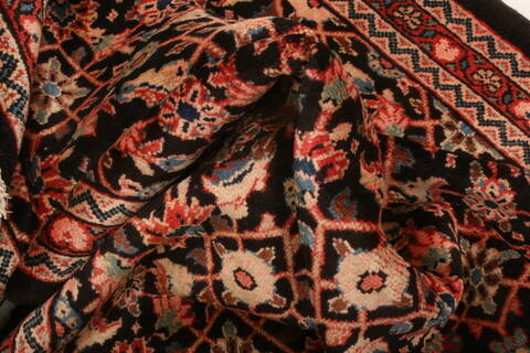 Mahal Red Runner Hand Knotted 45 X 119  Area Rug 100-25061 Image 2