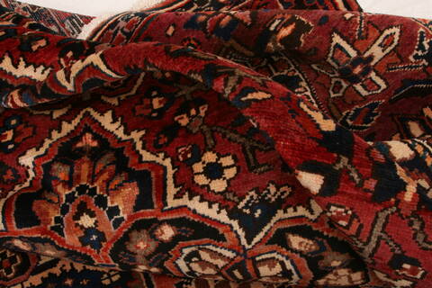 Bakhtiar Red Hand Knotted 98 X 128  Area Rug 100-25132 Image 2