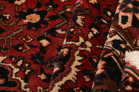 Bakhtiar Red Hand Knotted 98 X 128  Area Rug 100-25132 Image 3