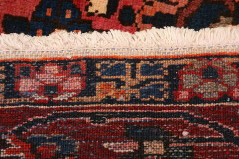 Bakhtiar Red Hand Knotted 98 X 128  Area Rug 100-25132 Image 8
