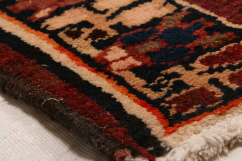 Bakhtiar Red Hand Knotted 98 X 128  Area Rug 100-25132 Image 9