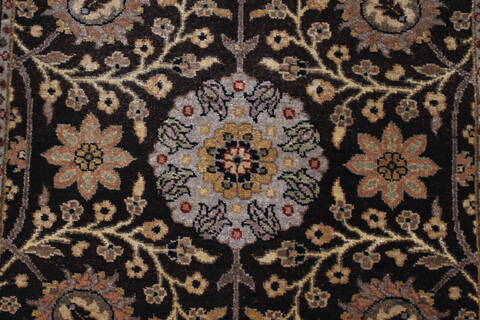 Agra Beige Runner Hand Knotted 27 X 118  Area Rug 250-25144 Image 3