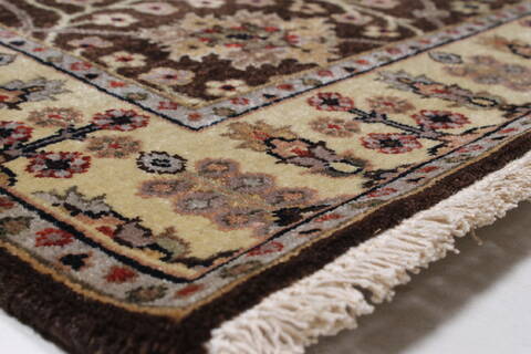 Agra Beige Runner Hand Knotted 27 X 118  Area Rug 250-25144 Image 5