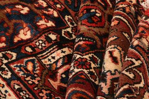 Bakhtiar Red Hand Knotted 105 X 124  Area Rug 100-25158 Image 2