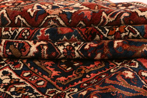 Bakhtiar Red Hand Knotted 105 X 124  Area Rug 100-25158 Image 3