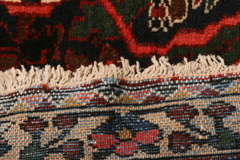 Bakhtiar Red Hand Knotted 106 X 150  Area Rug 100-25203 Image 3