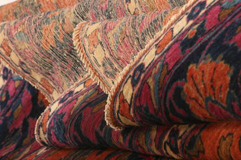 Sarouk Red Hand Knotted 87 X 115  Area Rug 100-25227 Image 4