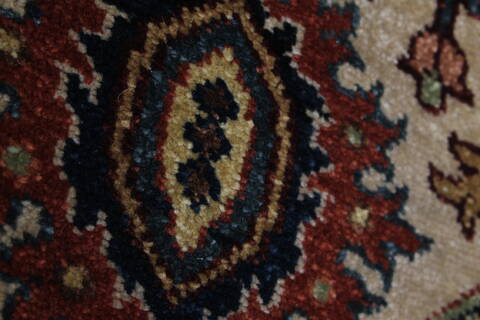 Serapi White Hand Knotted 30 X 50  Area Rug 250-25270 Image 8