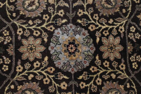 Agra Beige Hand Knotted 50 X 73  Area Rug 250-25279 Image 4