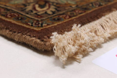 Tabriz Beige Hand Knotted 90 X 122  Area Rug 250-25321 Image 7