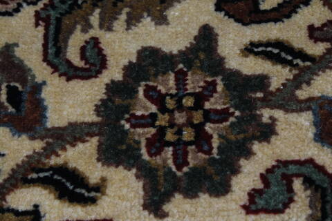Tabriz Beige Hand Knotted 90 X 122  Area Rug 250-25321 Image 9
