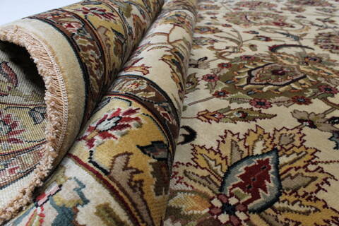 Kashan Beige Hand Knotted 90 X 117  Area Rug 250-25328 Image 12