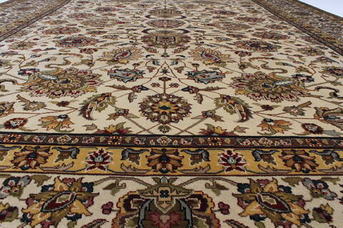 Kashan Beige Hand Knotted 90 X 117  Area Rug 250-25328 Image 3