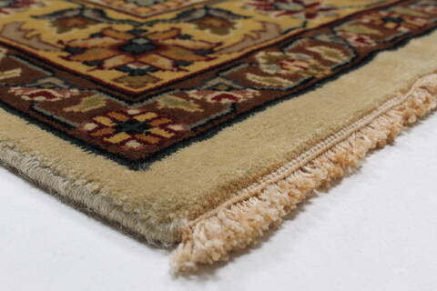 Kashan Beige Hand Knotted 90 X 117  Area Rug 250-25328 Image 7