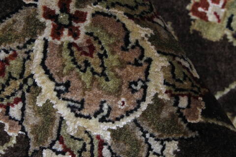 Kashan Beige Hand Knotted 90 X 120  Area Rug 250-25337 Image 5