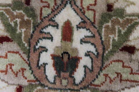Tabriz Beige Hand Knotted 91 X 1110  Area Rug 250-25340 Image 7