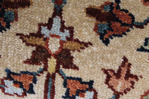 Serapi White Hand Knotted 20 X 40  Area Rug 250-25471 Image 6