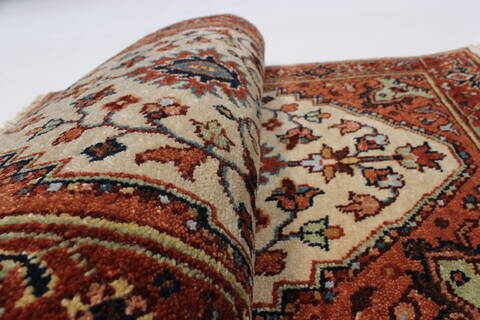 Serapi White Hand Knotted 20 X 40  Area Rug 250-25471 Image 9