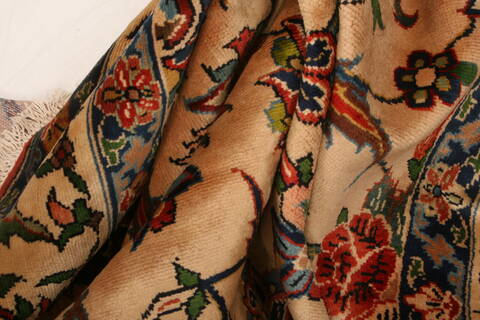 Bakhtiar Beige Hand Knotted 71 X 106  Area Rug 100-25516 Image 8