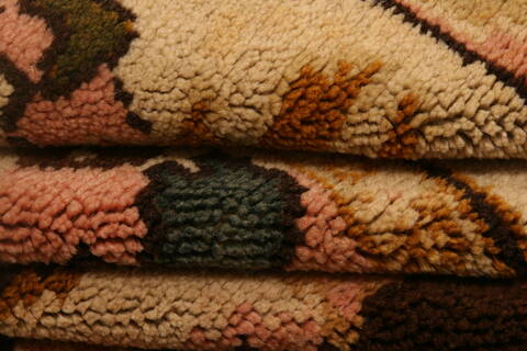 Tabriz Beige Hand Knotted 66 X 94  Area Rug 100-25520 Image 5