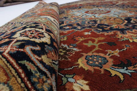 Serapi Red Hand Knotted 60 X 811  Area Rug 250-25583 Image 11
