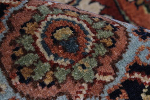 Serapi Red Hand Knotted 60 X 811  Area Rug 250-25583 Image 9