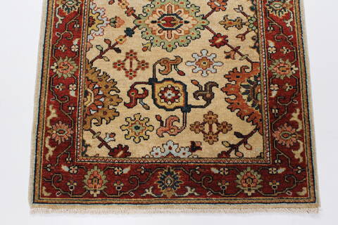 Serapi Beige Runner Hand Knotted 26 X 61  Area Rug 250-25598 Image 4