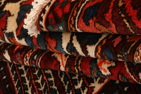 Bakhtiar Red Hand Knotted 120 X 151  Area Rug 100-25601 Image 4