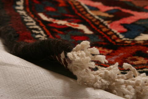 Bakhtiar Red Hand Knotted 120 X 151  Area Rug 100-25601 Image 9