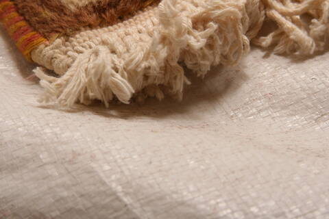 Qashqai Red Hand Knotted 130 X 190  Area Rug 100-25654 Image 9