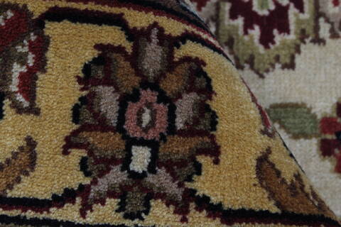 Kashan Beige Hand Knotted 90 X 118  Area Rug 250-25679 Image 7